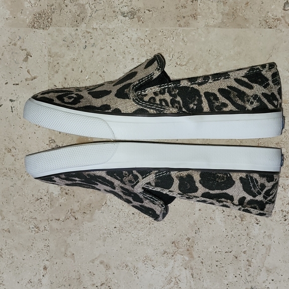 SPERRY Top-siders animal print slip ons. Size 6. - Picture 8 of 11